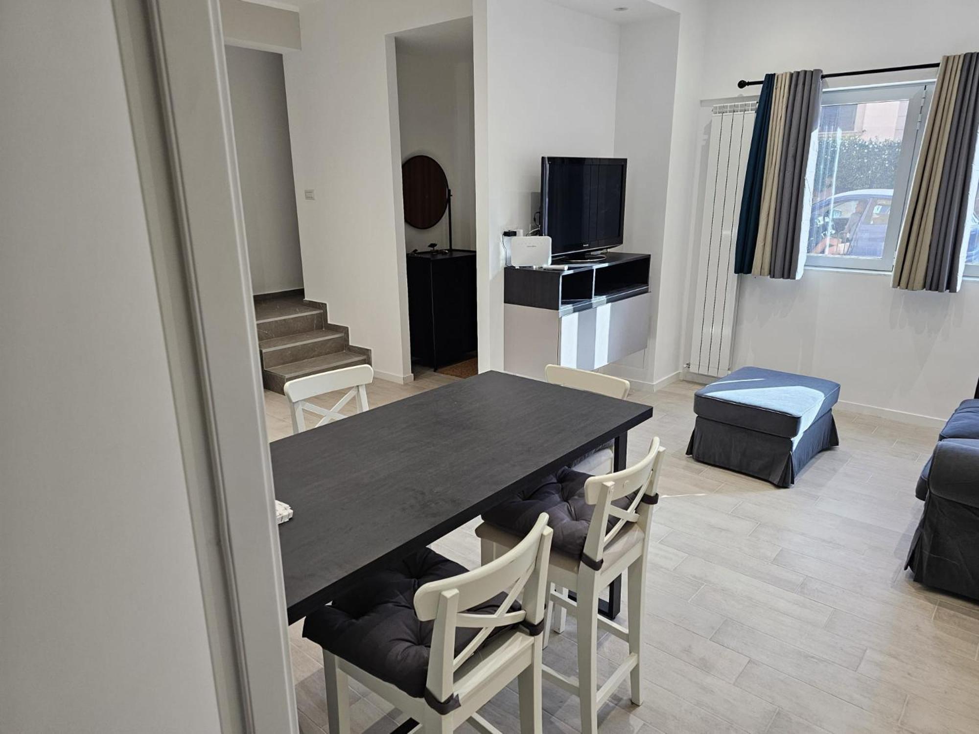 Emhouse Apartment Rom
